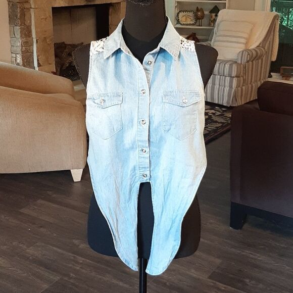 Toska Blue with White Lace and Tie Front Crop Top - Picture 5 of 8